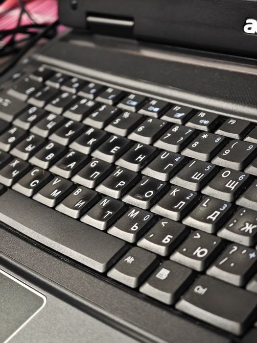 Ноут Ноутбук 15" Ssd диск Windows 10 рабочий в отличном состоянии