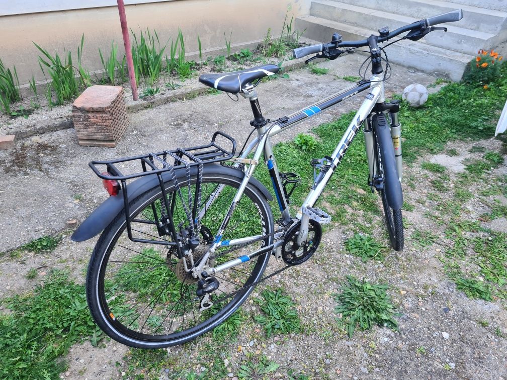 Vand bicicleta hybrid Trek echipata shimano alivio si Bontrager