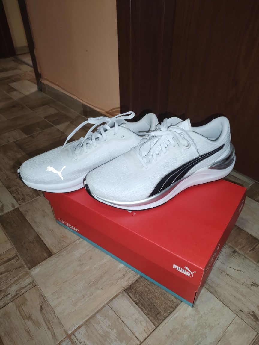 Чисто нови спортни обувки Puma