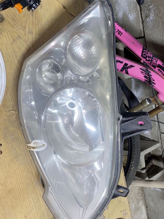 Продам фару на мерседес виту