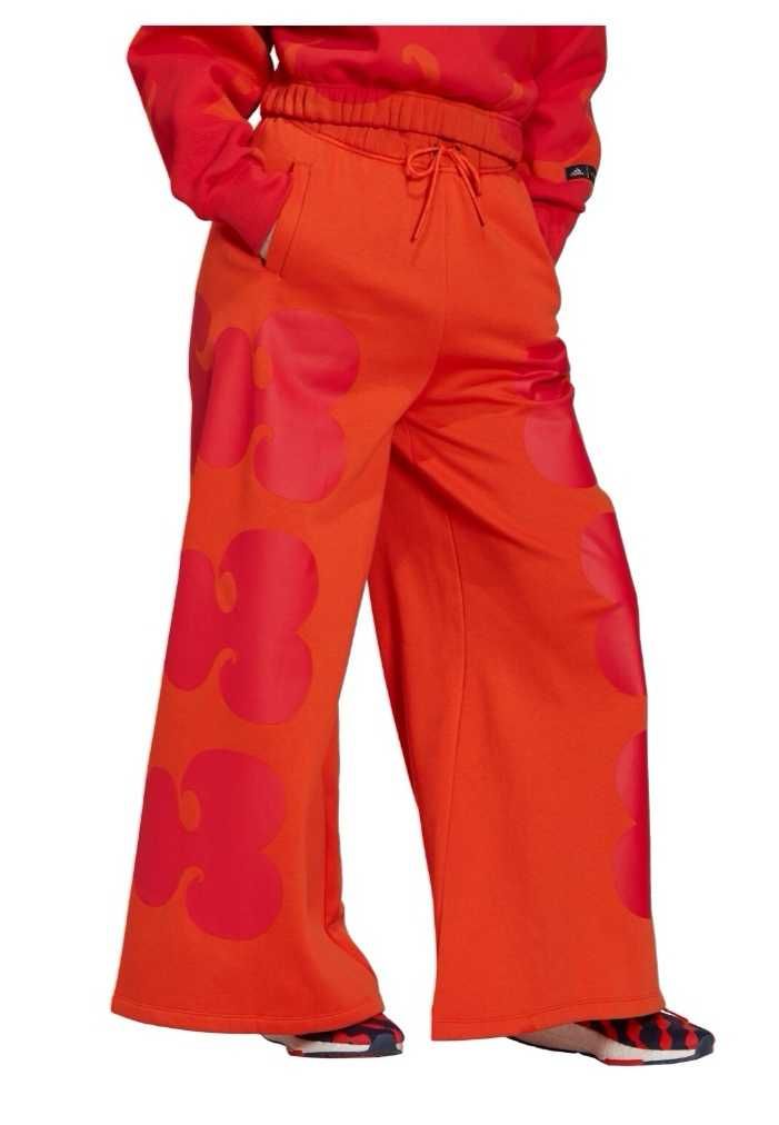 Долница на  Adidas от лимитираната им колаборация с Marimekko.