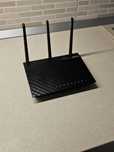 Vând router Wi-Fi Asus RT-AC66U (1.000 Mbps pe cablu/1.300 Mbps Wi-Fi)