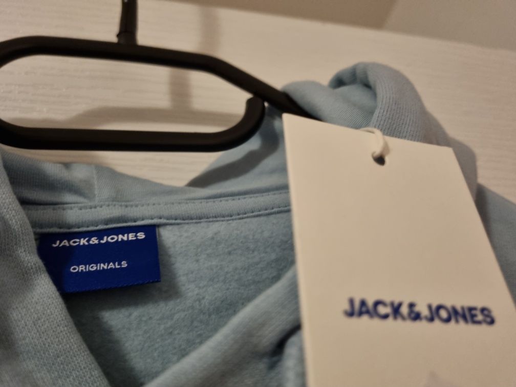 Vând hanorac Jack&Jones