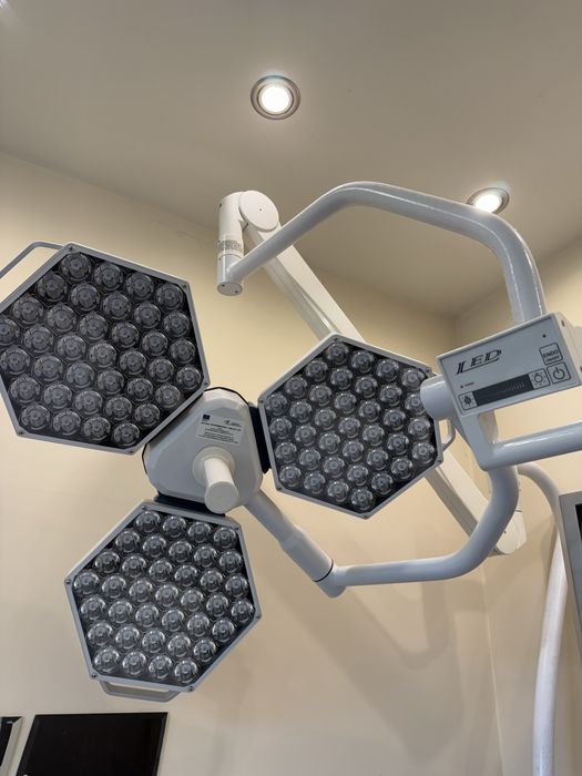 Медицинска LED лампа SY02-LED3E – нова, висок клас осветление