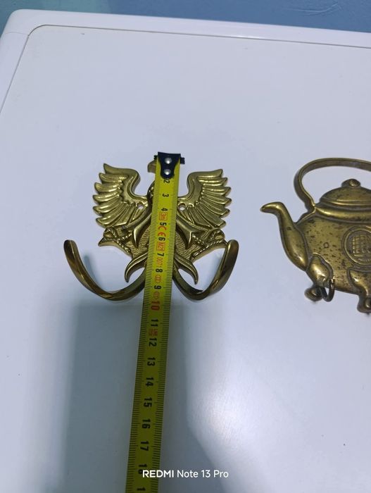 Бронзови закачалки