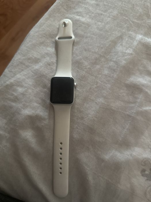 Эйпл вот 3 верия оригинал. Есть зардка и каробка