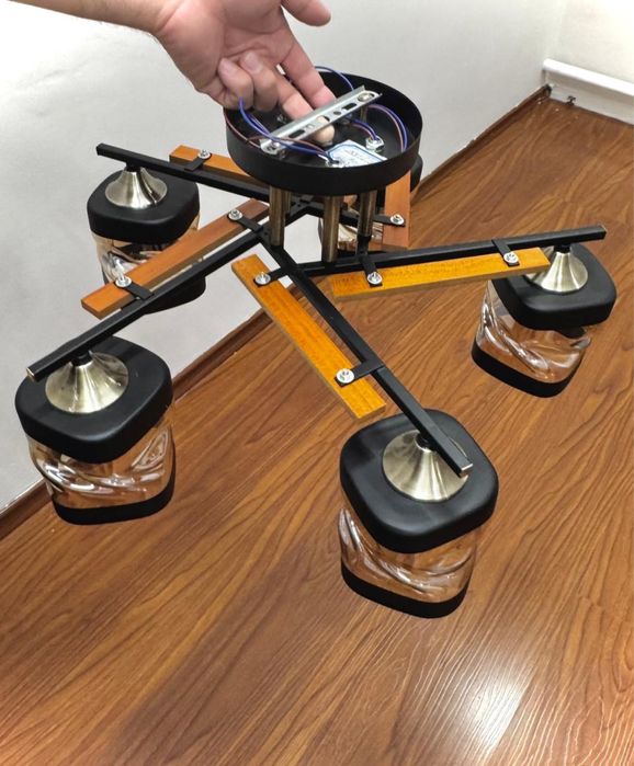 Продам люстру пяти рожковую