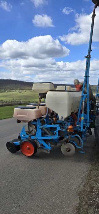 Semantoare de porumb monosem NG pe discuri cu 6 randuri telescopica