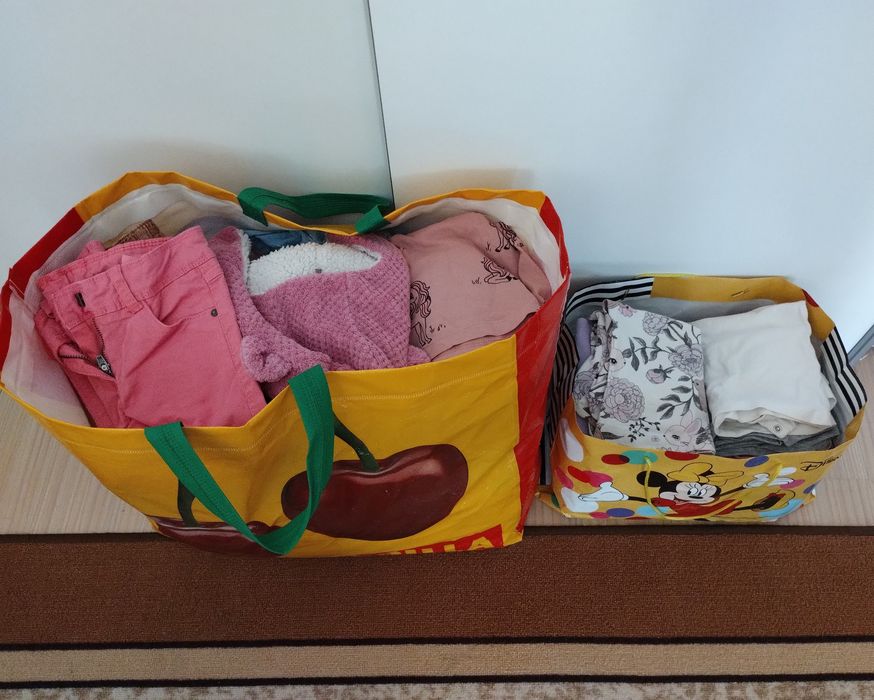 Подарявам дрешки за момиче размер 80 до 92