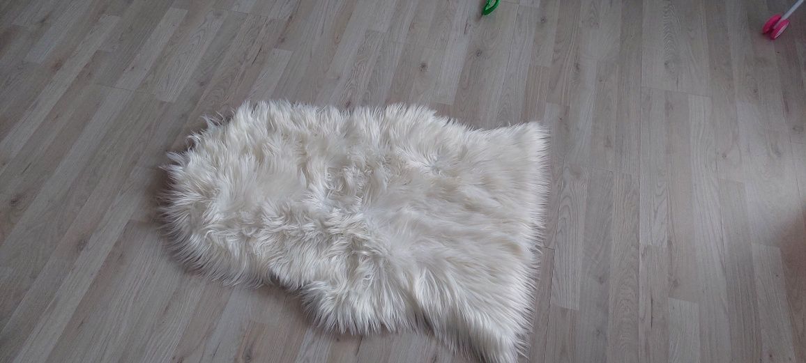 Декоративно килимче (90 х 60)