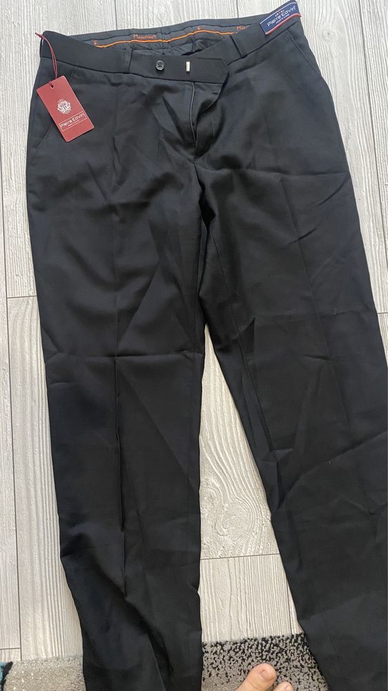 vand pantaloni noi pierre elegati  barbati 40 lei