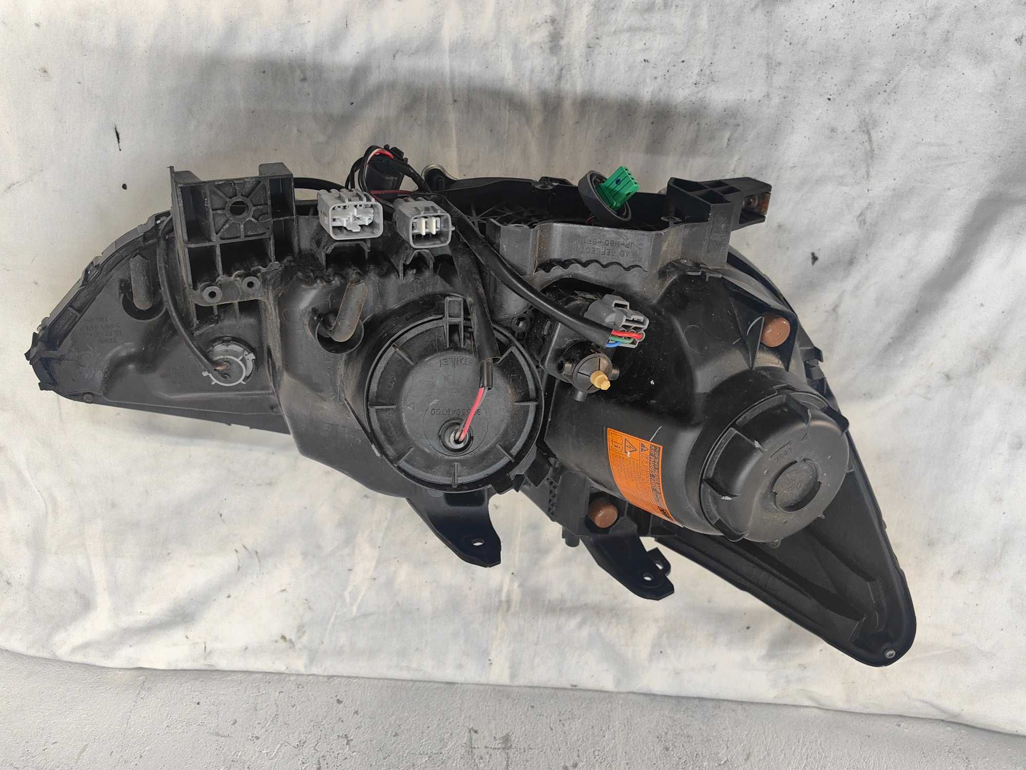 Оригинален фар Mitsubishi ASX Xenon
