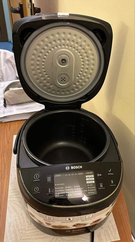Multicooker Bosch MUC22B42RU