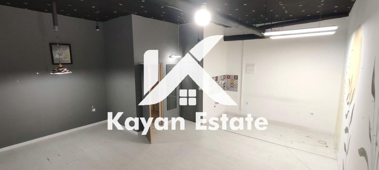 Дава се под наем Офис в Бургас, Зорница - 100 кв.м за 600 € - Снимка #1
