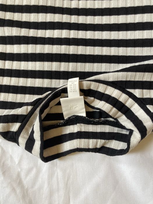 Bluza h&m alb cu negru