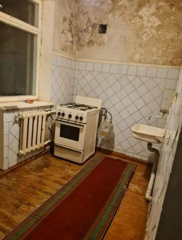 Айбек, ул.Афросиеб 4-х комнатная квартира 100м2.