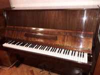 Продавам руско пиано "Лирика".От 1989год. не е пипнато. Като ново е.
