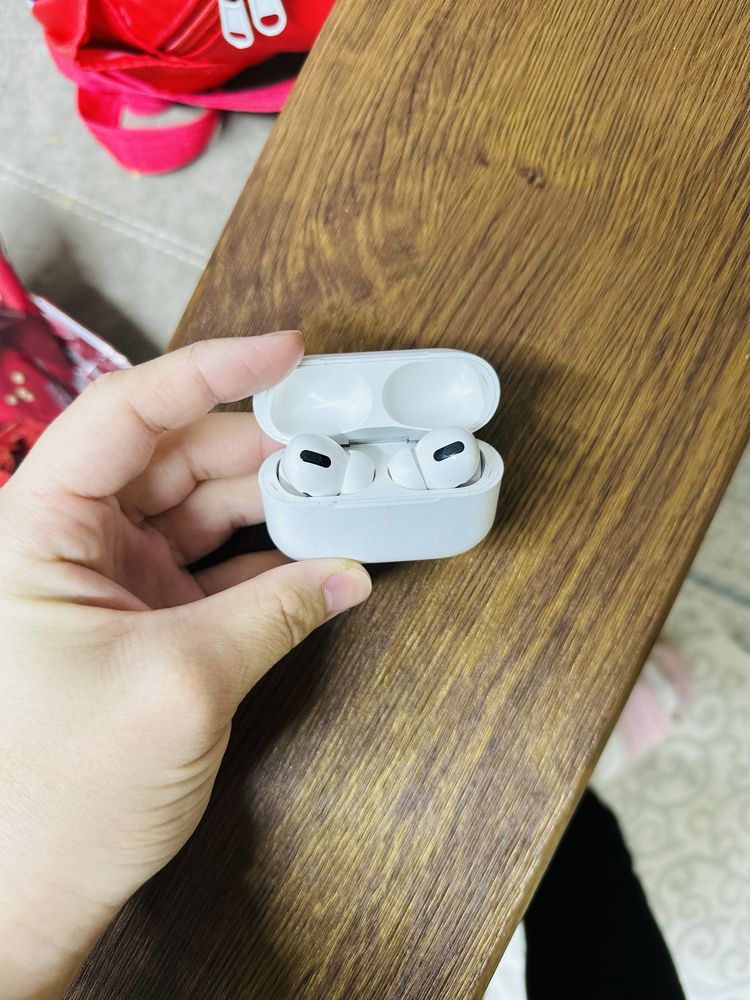 наушники Airpods 4
