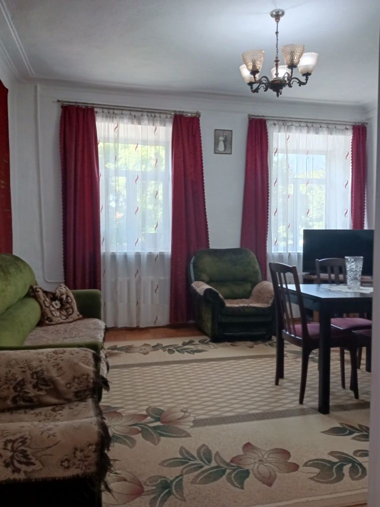 Продам 2 комнатную квартиру на Исиналиева 12