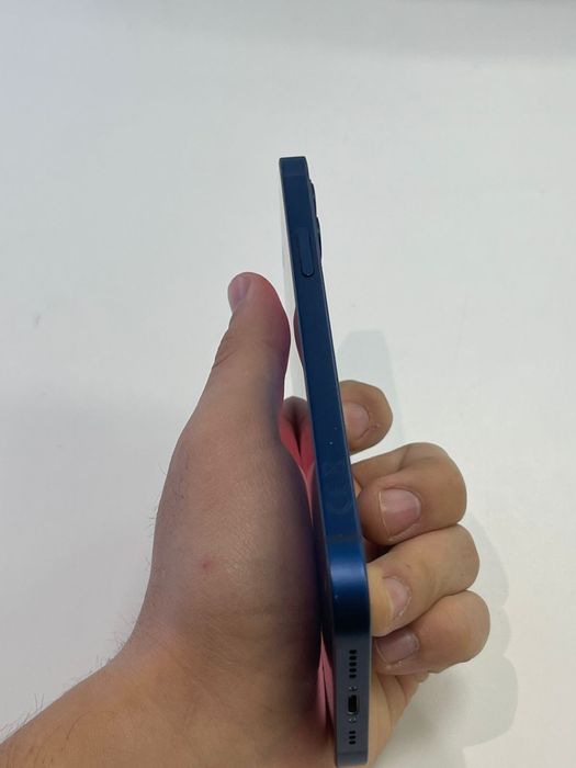 iPhone 12 в отличном состоянии