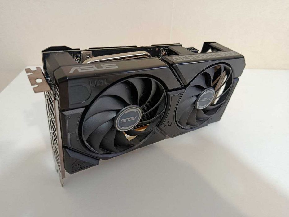 Asus GeForce RTX 4060 Новый!