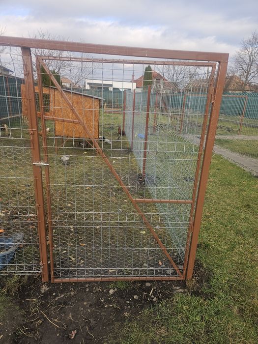 Tarc, cusca, kennel ,poarta de gradina din structura metalica si osb