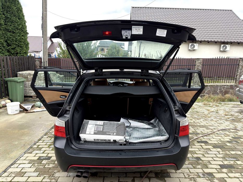 BMW Seria 5 523i Touring Aut. Edition Exclusive