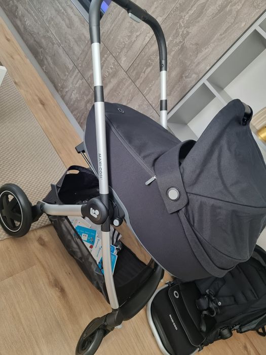Caruciorul Maxi Cosi (2 in 1) + Landou Jade + baza auto FamilyFix3