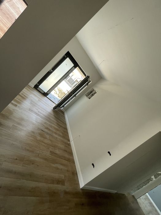 Construim case la rosu , semifinisat si finisat