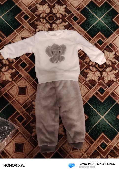 Продам детский костюмчик