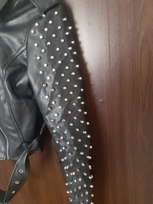 Geaca din piele cu Capse