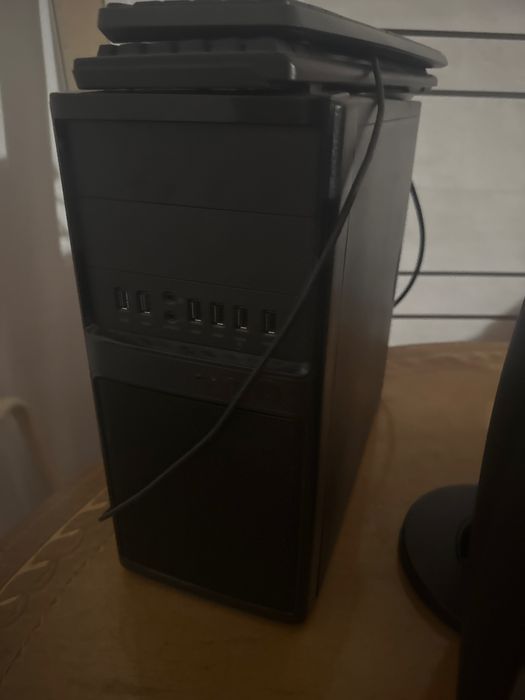 Компьютер монитор