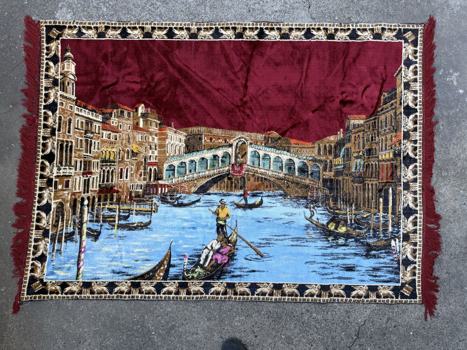 Carpeta cu Venetia
