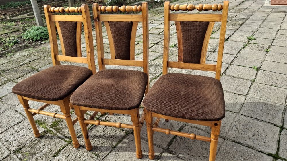 Трапезна чамова маса с 5 стола