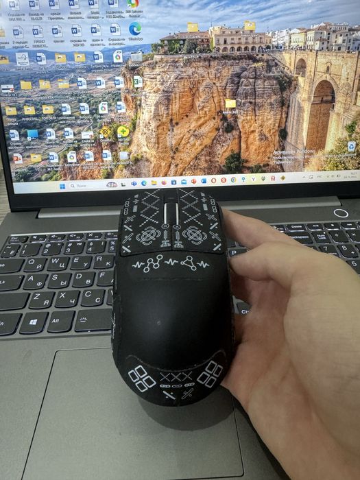 Продам мышку vxe r1 pro max