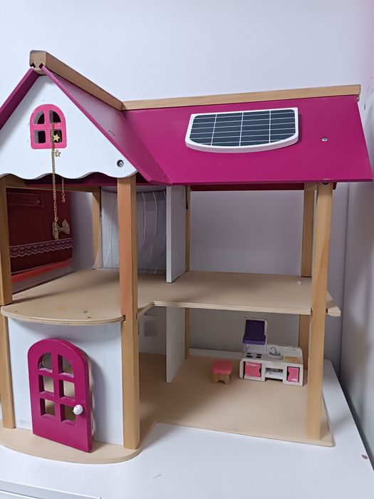 Домик деревянный с мебелью, конюшня, детское трюмо, доска