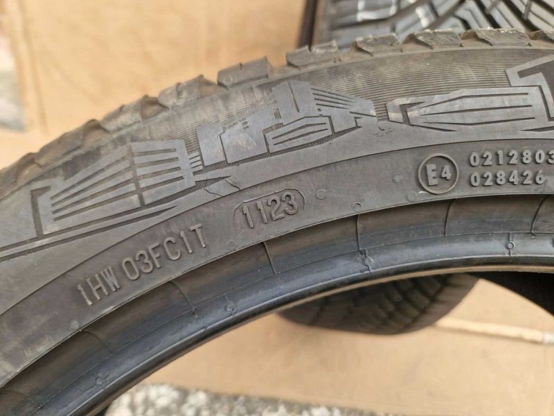 2 Anvelope Continental R20 235/45 All season DOT1123