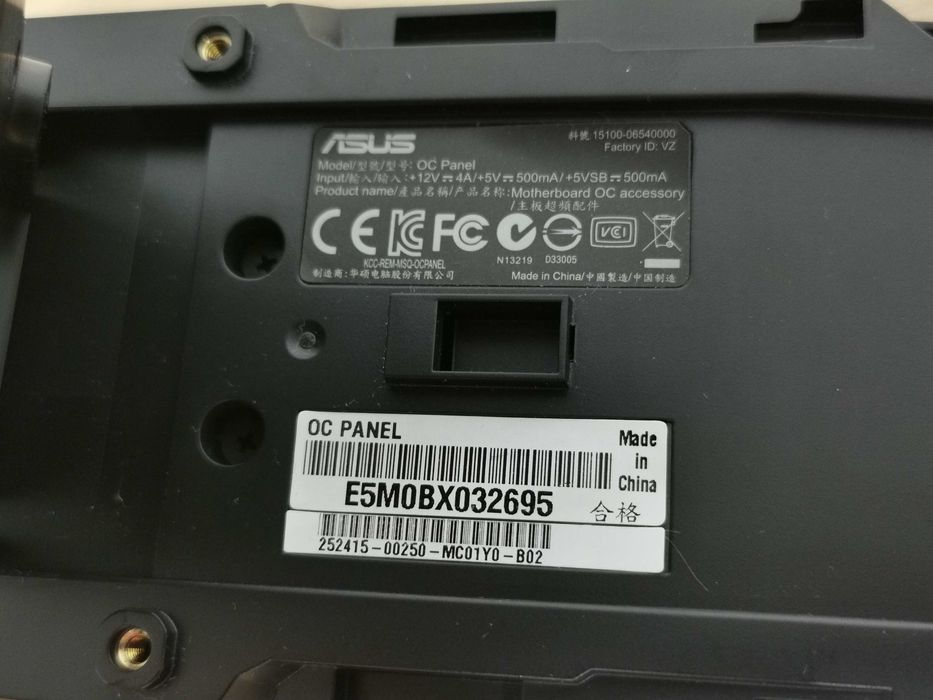 Asus OC Panel и стойка за монтаж