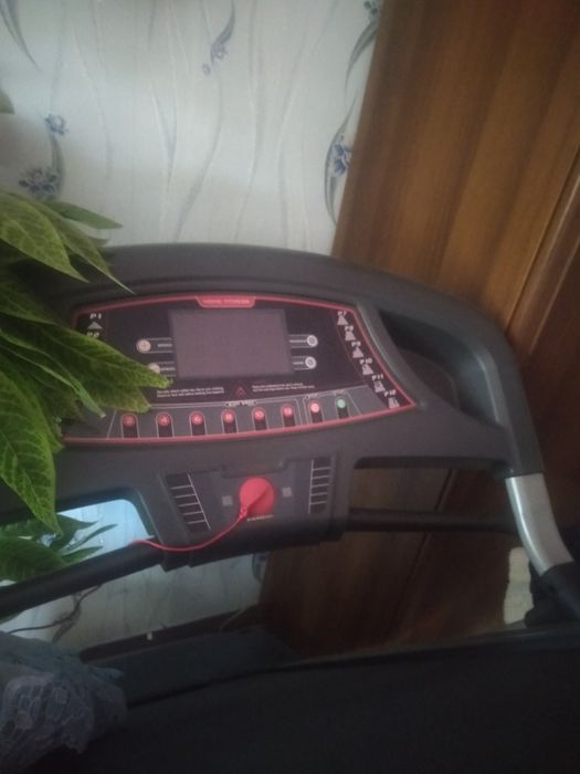 Беговая дорожка почти не пользовался