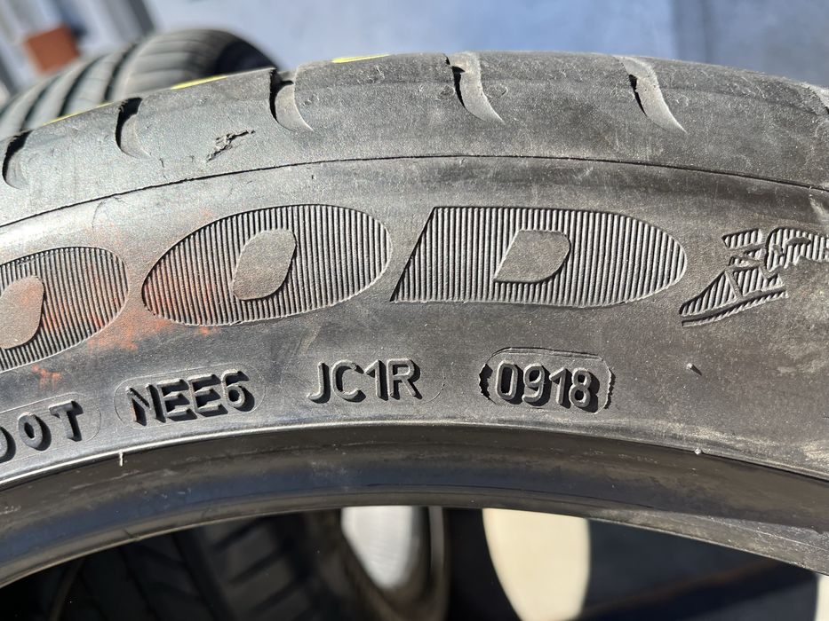 2 бр. летни гуми 235/45/19 GoodYear MOE RSC DOT 0918 6 mm