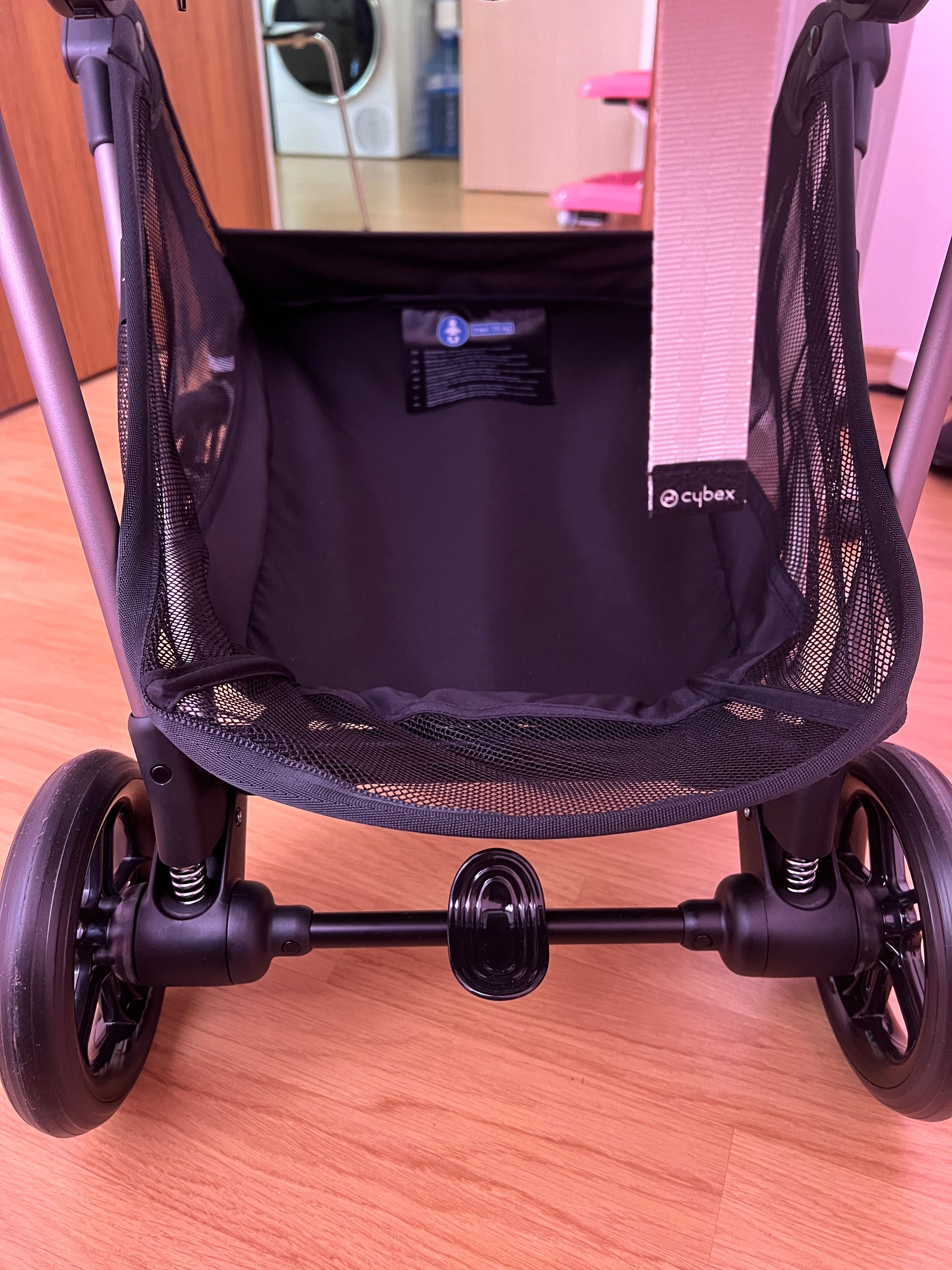 Продавам Cybex Melio