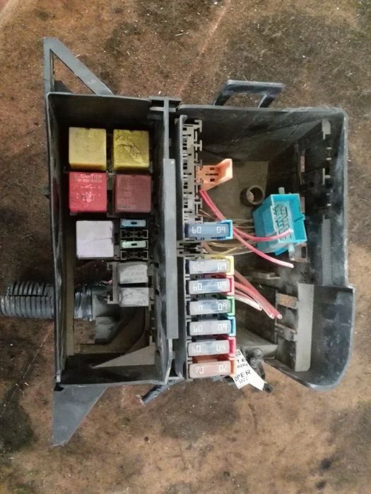 Relee și sigurante auto Releu Dacia Renault Opel VW  Skoda Audi Fiat