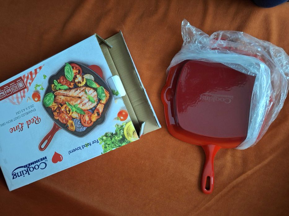 Tigaie grill fonta emailata, rosie, 27x27 cm, Cooking by Heinner Red