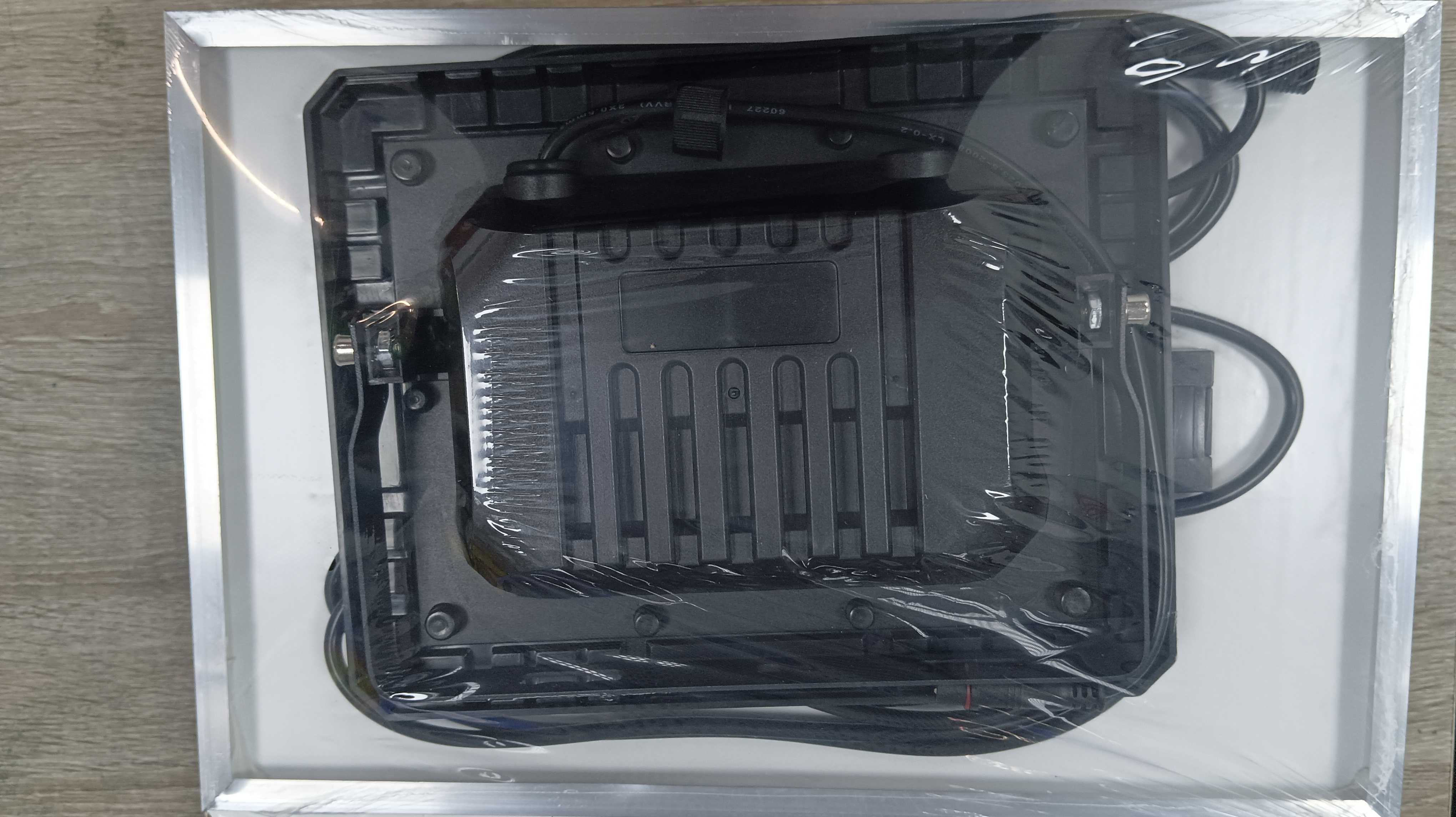 Соларен LED прожектор, панел, дистан външен монтаж 100W 200W 400W 600W