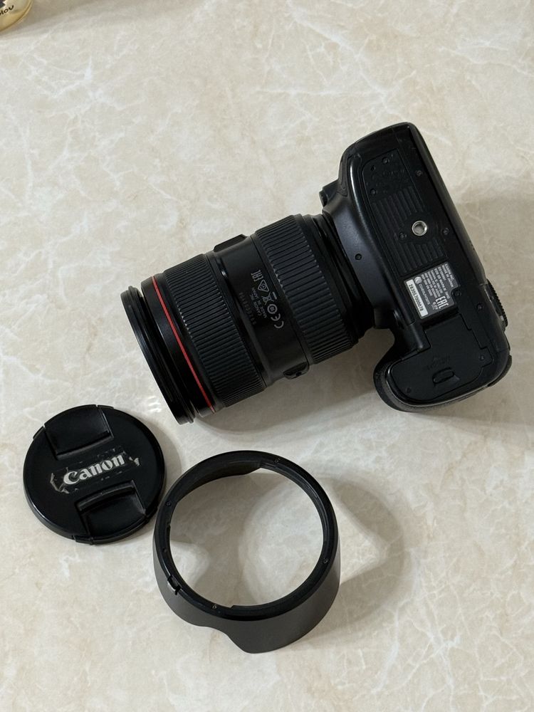 Камера Canon EOS 5D Mark IV