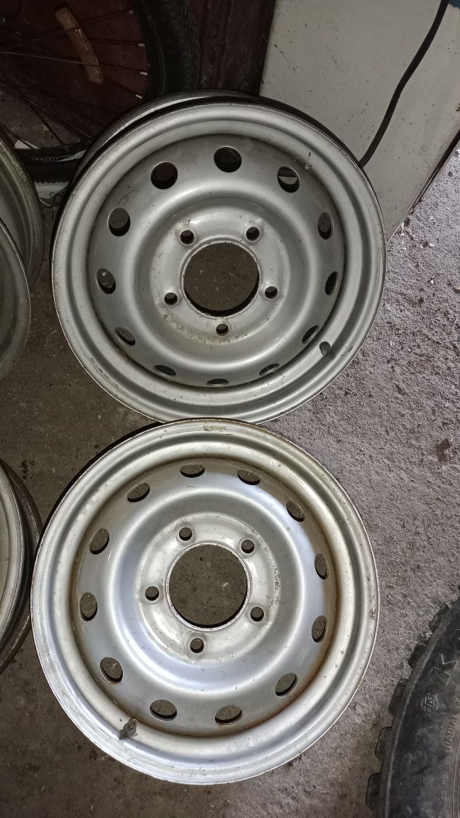 Продам диски нива на 15