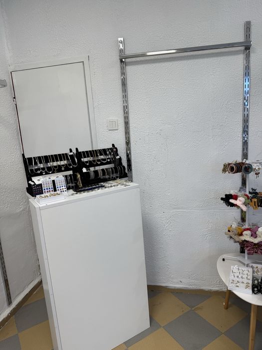 СПЕШНО! Оборудване за магазин за дрехи! 800лв! Крайна цена