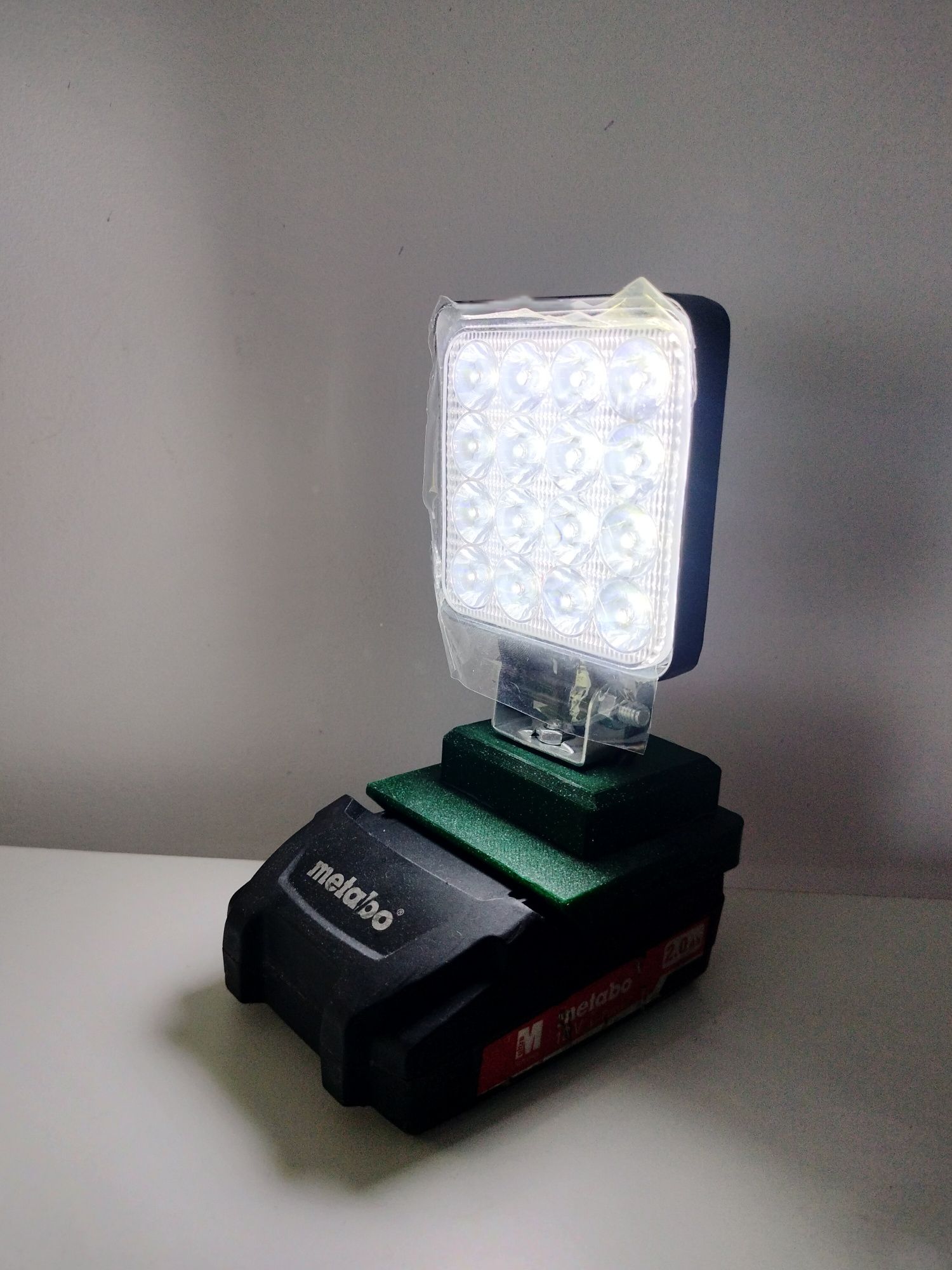 Lanterna/lampa compatibila metabo 18 volți