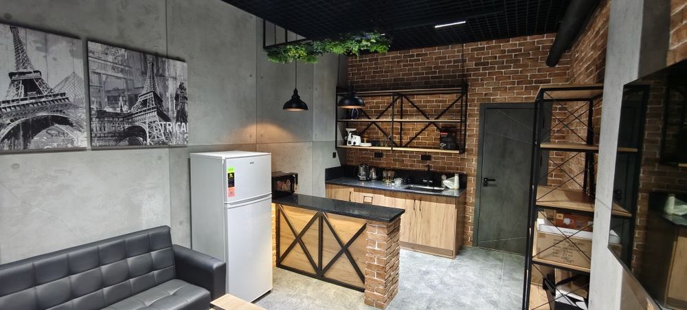 Ofis srochna sotiladi