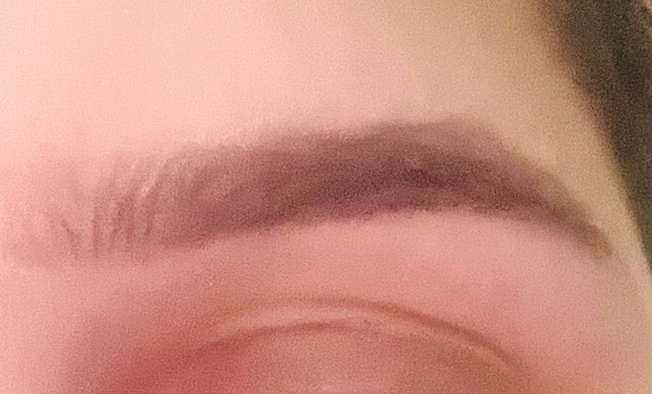 Pensat vopsit sprancene